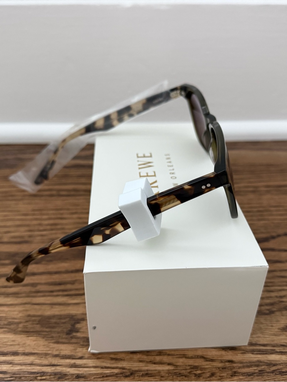 Krewe New Orleans Green Square Sunglasses - Picture 2 of 4